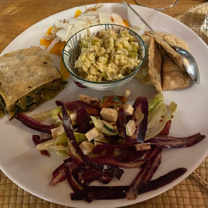 review photo of Samsara e Volta Rossa Antipasti, primi, secondi e dolci vegan shared by @coleo6565 on 17 Apr 2022 - review