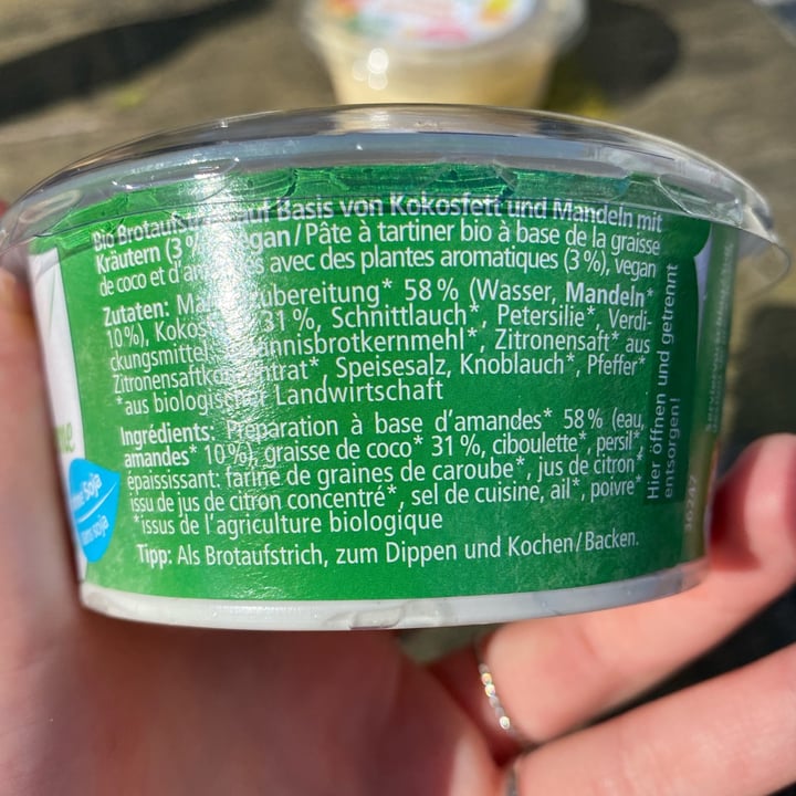 review photo of Alnatura Vegane Frischecreme Kräuter shared by @qualle on 18 Oct 2022 - review