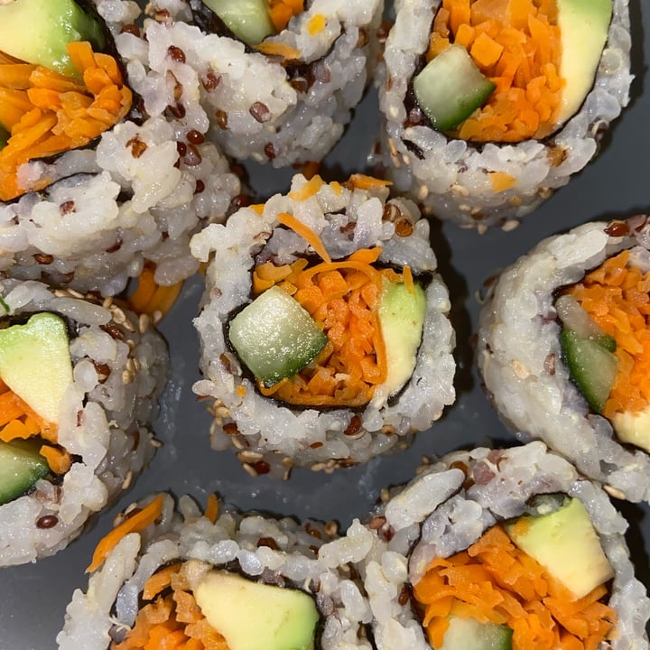 photo of Wegmans vegetable sushi shared by @phillyvegan on  20 Oct 2021 - review