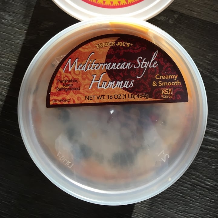 photo of Trader Joe's Mediterranean Hummus shared by @healthyveganfood101 on  30 Nov 2021 - review