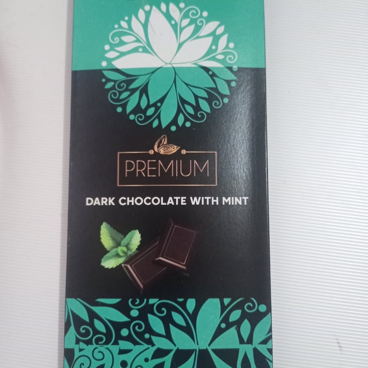 review photo of Chocolat temptation Chocolate Semiamargo Con Menta shared by @lizzet07 on 03 Dec 2022 - review