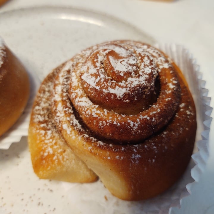 photo of Amarama Vegan Cinnamon roll vegano shared by @diogof on  22 May 2022 - review