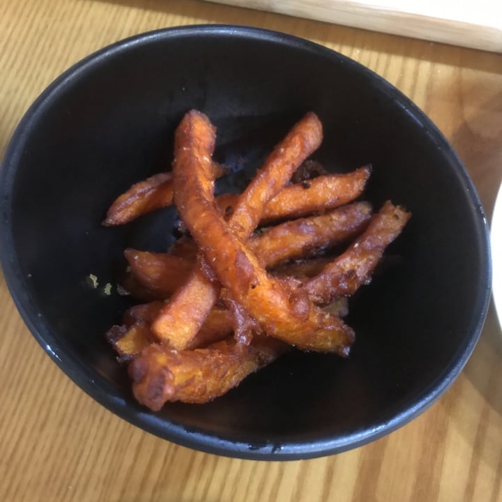 review photo of nomVnom Bistro Sweet potato fries shared by @nanglez on 27 Nov 2018 - review