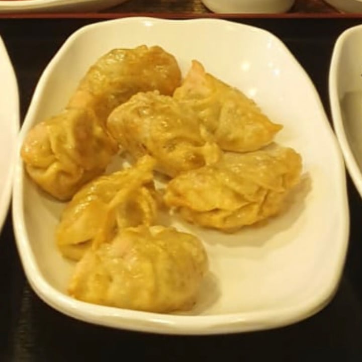 photo of Maru JaYeonSik Kimbap Fried dumplings shared by @vanessaainsley on  28 Apr 2020 - review