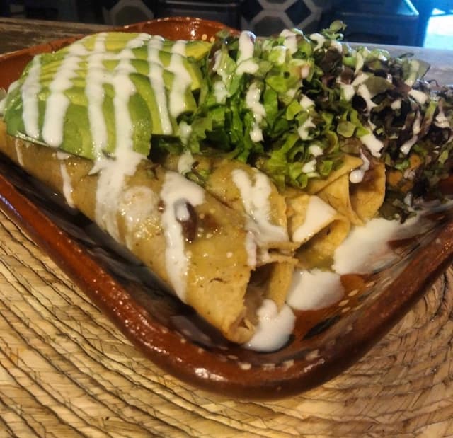Foto del plato “Flautas De Jamaica”
