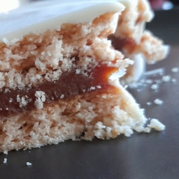 review photo of Hanai Vegana Alfajor Chocolate Blanco shared by @dexter on 13 Jan 2021 - review