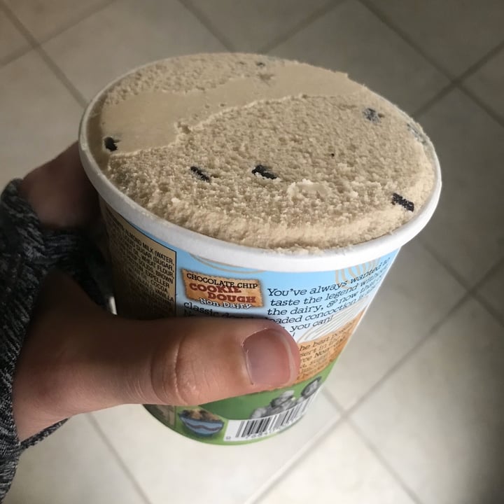 photo of Ben & Jerry's Chocolate Chip Cookie Dough Non-Dairy Frozen Dessert shared by @curvycarbivore on  14 Mar 2020 - review