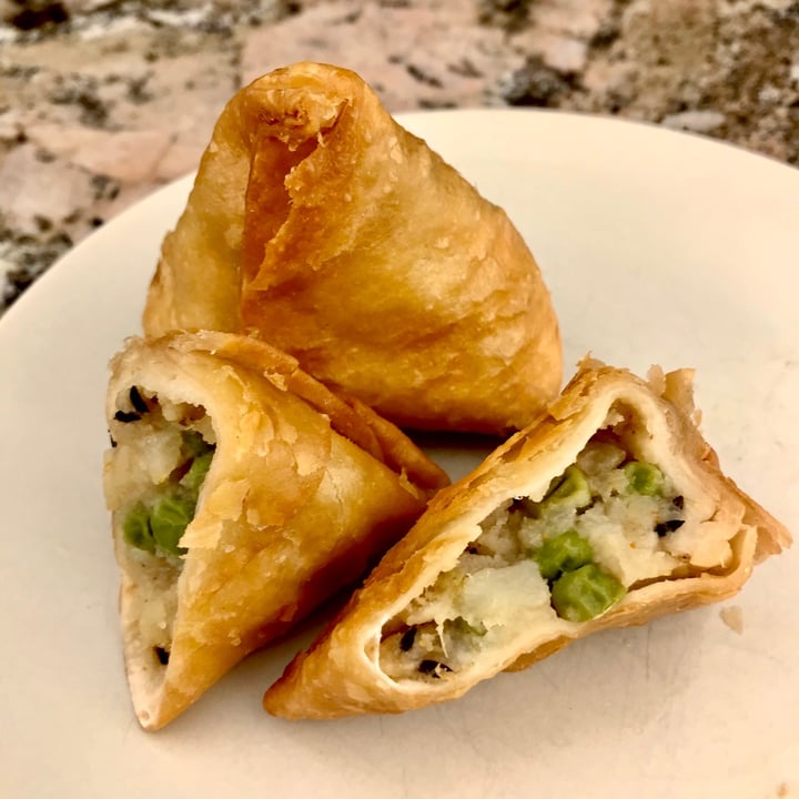 photo of Maruti Indian Restaurant Samosas shared by @pdxveg on  16 Nov 2020 - review