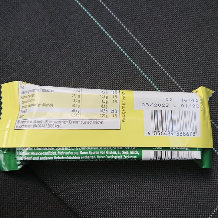 photo of IronMaxx Vegan Protein Bar Lemon Cake Flavor shared by @4allthehorses on  08 Apr 2022 - review