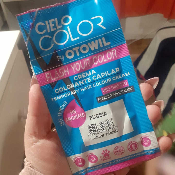 review photo of Otowil Crema Colorante Capilar Fucsia shared by @florhukmakeup on 29 Aug 2021 - review