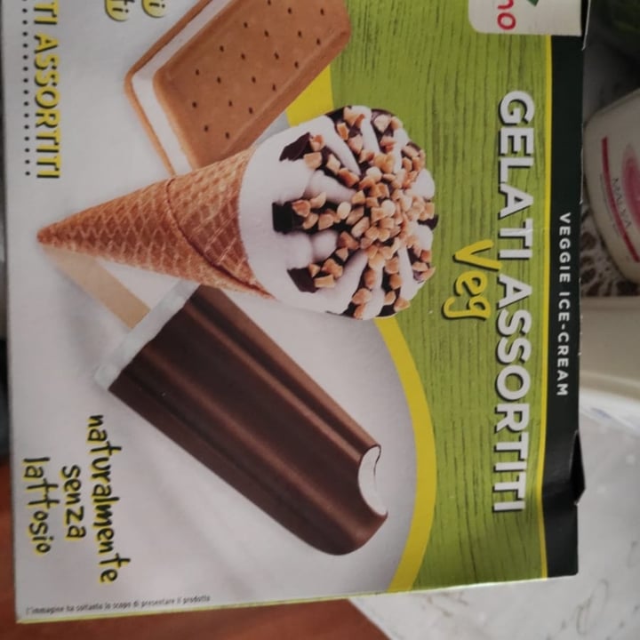 review photo of Vegamo Gelateria assortita shared by @silvia6 on 04 May 2022 - review