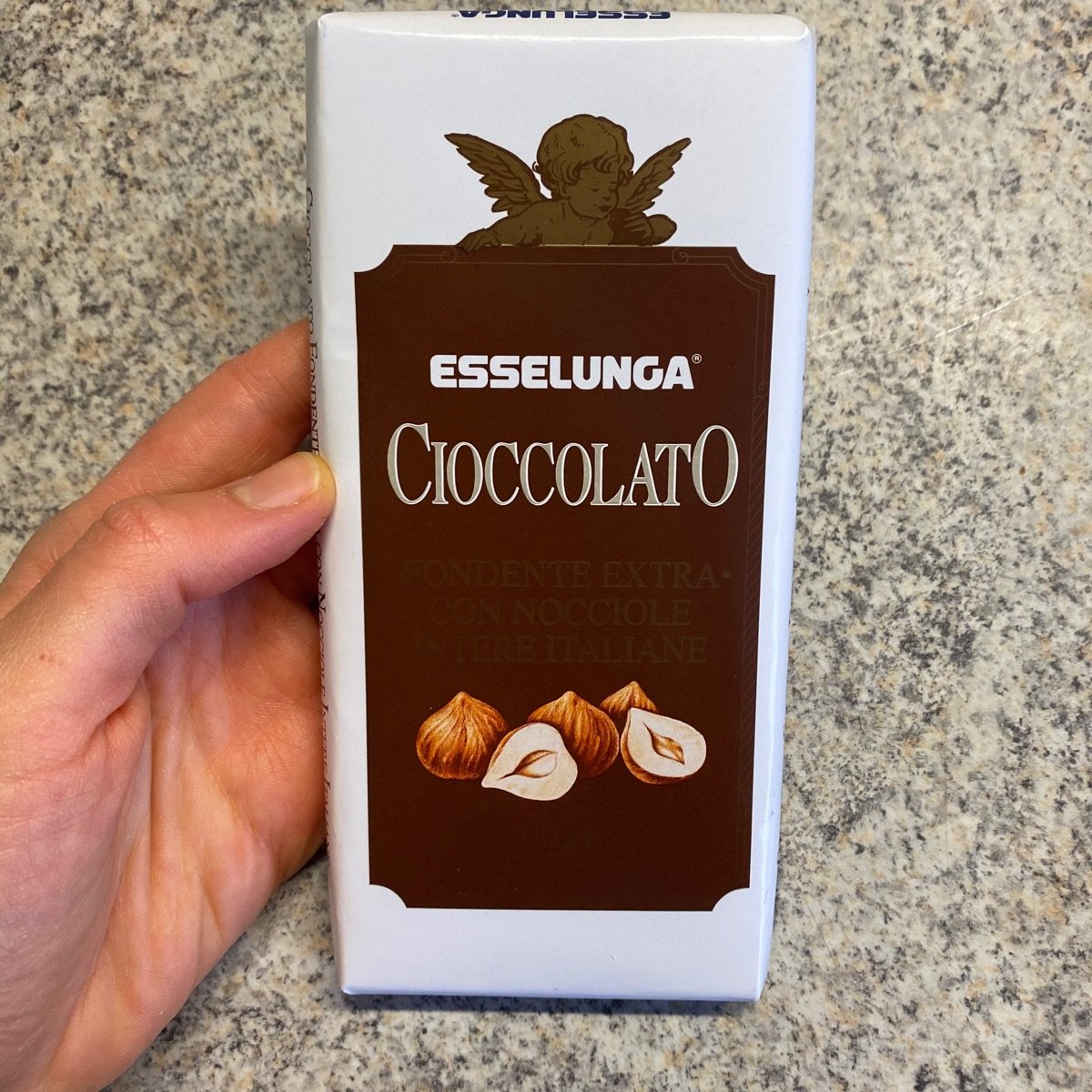 Esselunga Cioccolato fondente extra con nocciole intere Reviews abillion