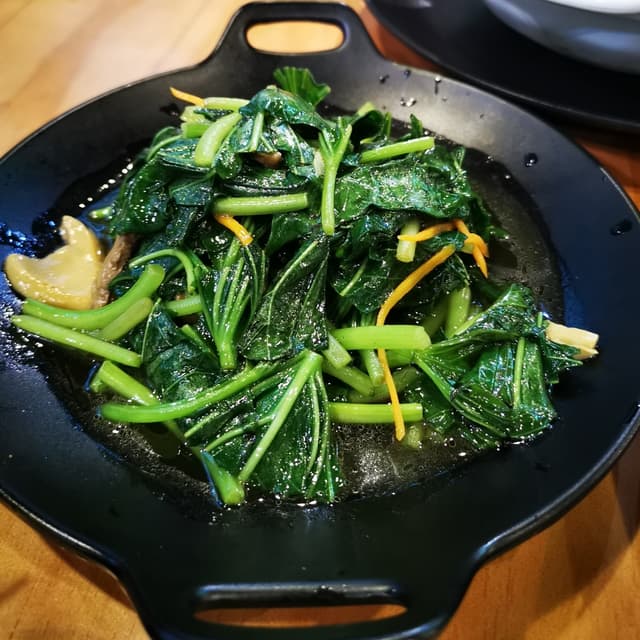 Foto del plato “Sweet Potato Leaves (Sautéed)”