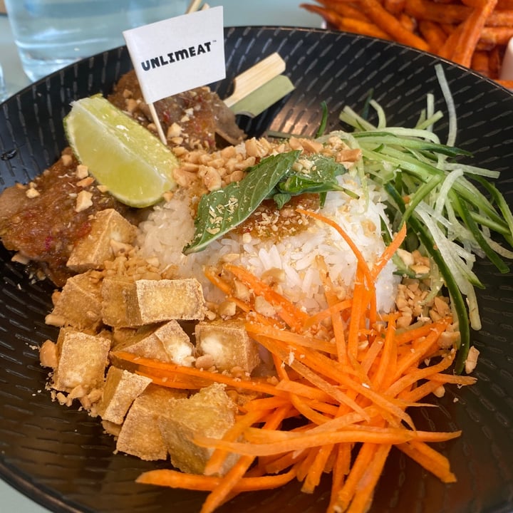 review photo of Green Common Singapore Bahn Mi Bowl shared by @maix on 22 Nov 2021 - review