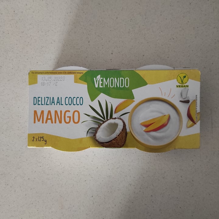 photo of Vemondo Yogurt Cocco e Mango shared by @matisvegli on  19 Apr 2022 - review