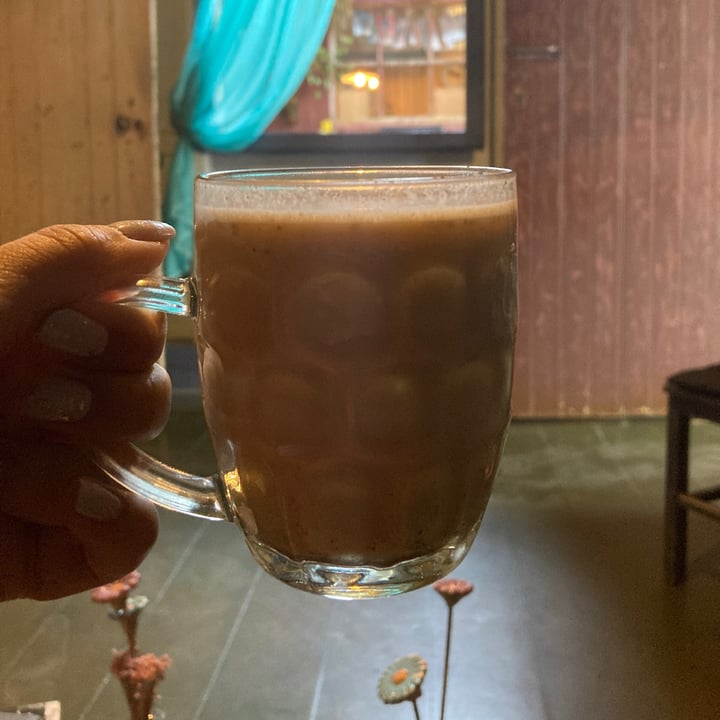 photo of Infinito Olhar Cafeteria, Fotografia, Arte e Cultura Chai Latte Vegano shared by @hashiefaca on  02 Aug 2022 - review