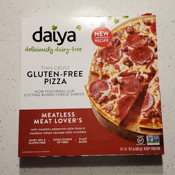 photo of Daiya Gluten-free Pizza Meatless Pepperoni Style shared by @matko on  06 Feb 2022 - review