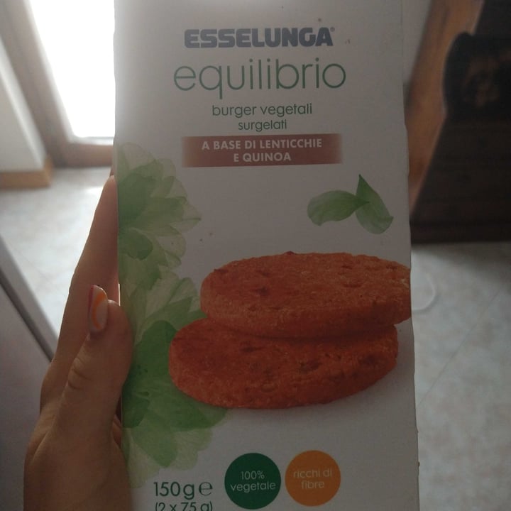 photo of Esselunga Burger vegetali a base di lenticchie e quinoa shared by @alessiaturelli on  26 Jul 2021 - review