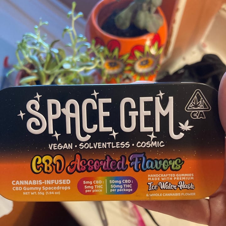 photo of Space Gem CBD & THC Gummy Space Drops shared by @howaboutyes on  01 May 2022 - review