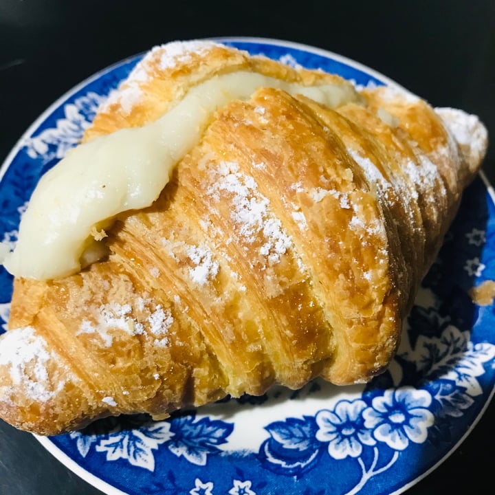 review photo of Craft Vegan Bakery Croissant Con Pastelera shared by @xpuchi on 03 Sep 2021 - review