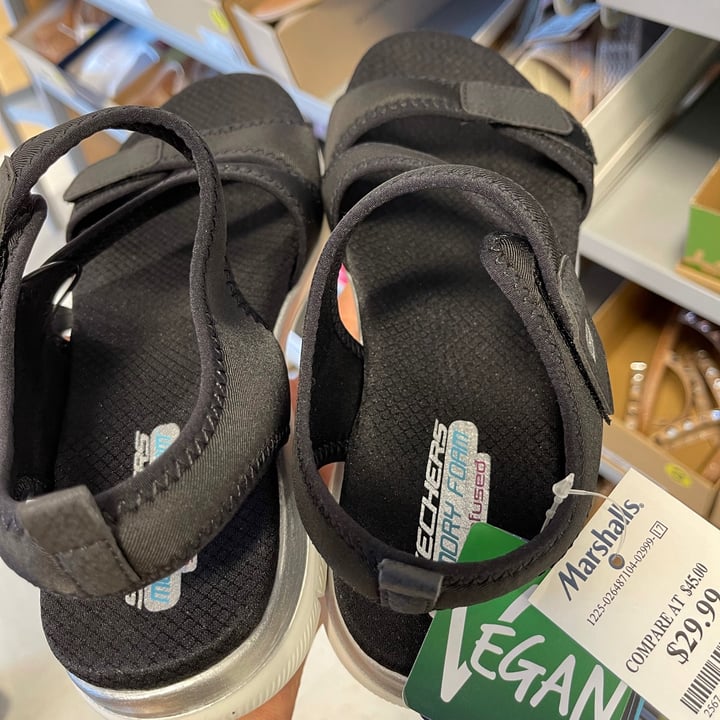 photo of Skechers Sandalias de dama shared by @danitaboro on  07 Jun 2021 - review