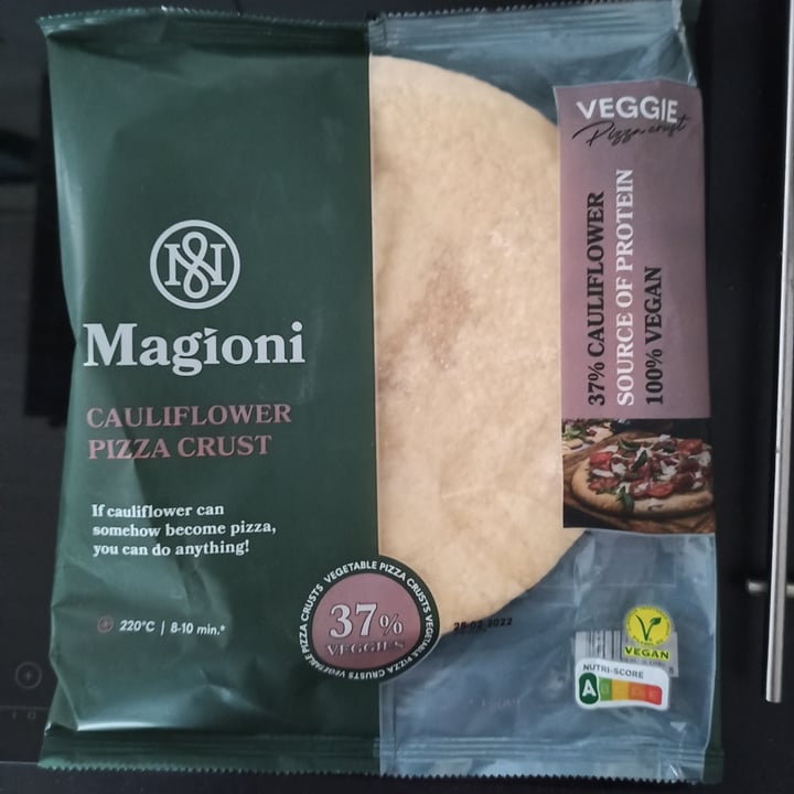 photo of Magioni cauliflower pizza shared by @unitedforanimals on  05 Feb 2022 - review