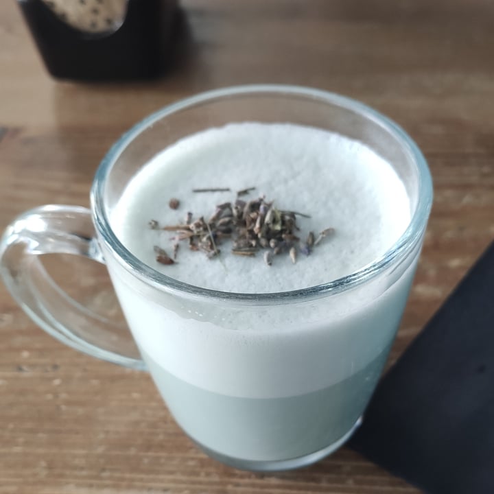 review photo of Crazy Cat Café lavander milk shared by @maty08 on 17 Aug 2022 - review