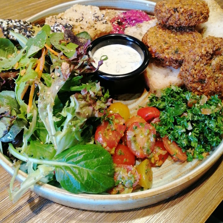 photo of Genius Central Singapore Falafel Bowl shared by @xueying on  14 Feb 2021 - review