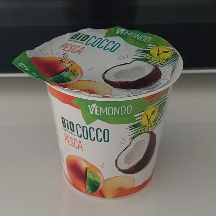 photo of Vemondo  yogurt al cocco e pesca shared by @valemnt on  03 Nov 2022 - review
