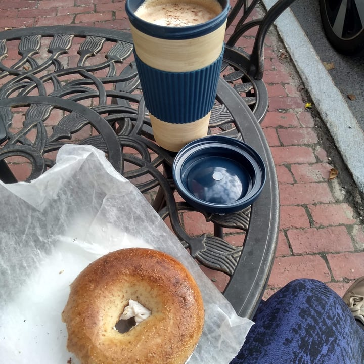 review photo of Crackskull's Books & Cafe Toasted Bagel With Vegan Cream Cheese shared by @aeowyn on 28 Feb 2022 - review