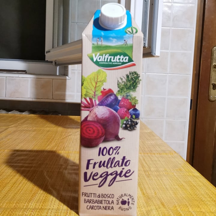 photo of valfrutta frullato 100% veggie frutti di bosco, barbabietola, carota nera Valfrutta shared by @maury94 on  11 Jul 2022 - review