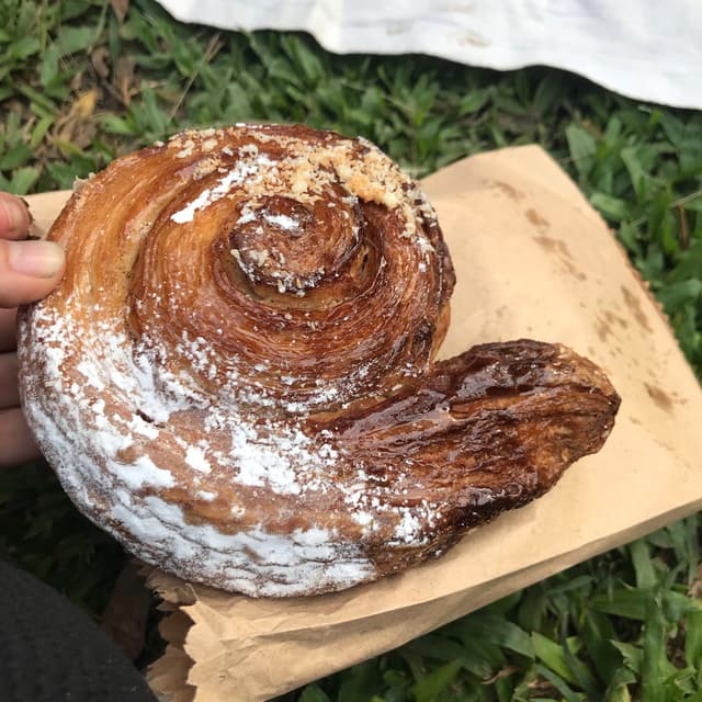 菜肴“Roll de Canela”的照片