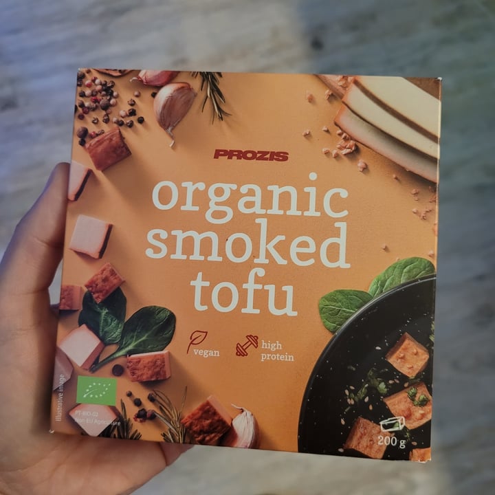 photo of Prozis Organic smoked tofu shared by @cliocre on  03 Oct 2022 - review