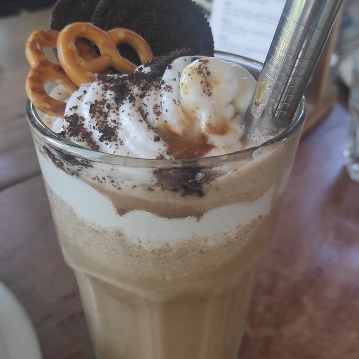 photo of Manggis in Canggu Caramel Biscuit Frappuccino shared by @widodaren on  10 Oct 2020 - review