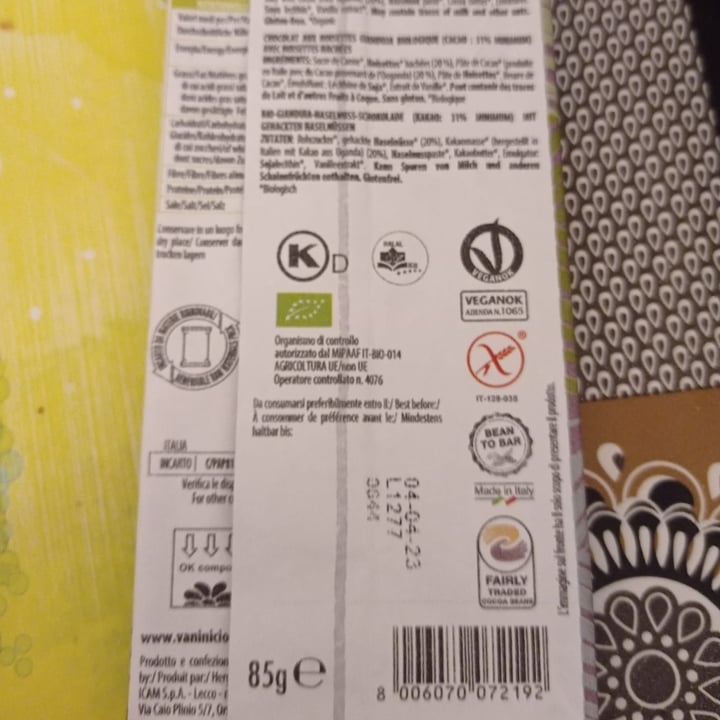 review photo of Vanini Cioccolato fondente bio con mandorle e sale di sicilia shared by @giulias on 11 Apr 2022 - review