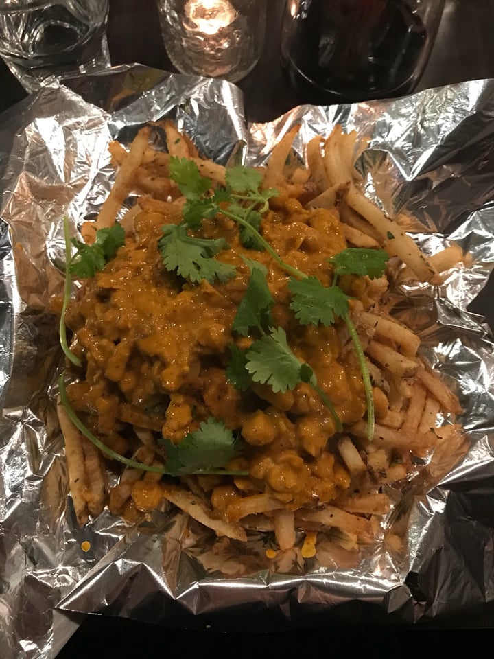 review photo of Earth to Table: Bread Bar Chana Masala Fries shared by @emilyanne on 06 Jan 2020 - review