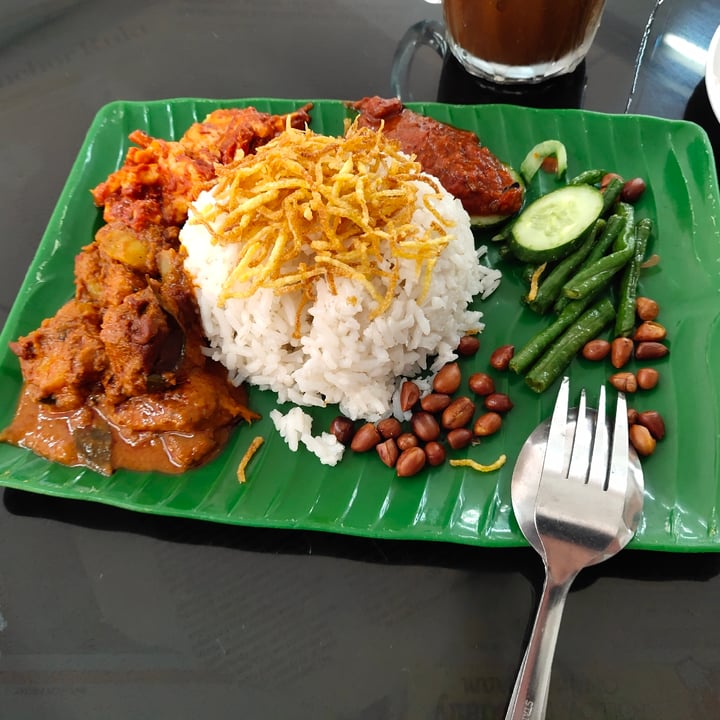 photo of Blue Boy Vegetarian Food Centre Vegetarian Nasi Lemak shared by @stevenneoh on  22 Aug 2020 - review