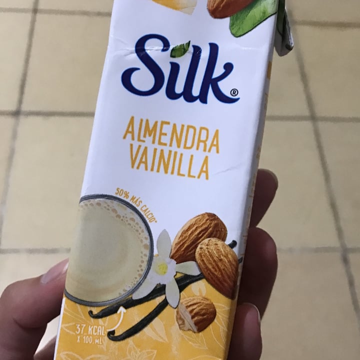photo of Silk Almendra Sabor Vainilla shared by @dabe on  30 Sep 2021 - review