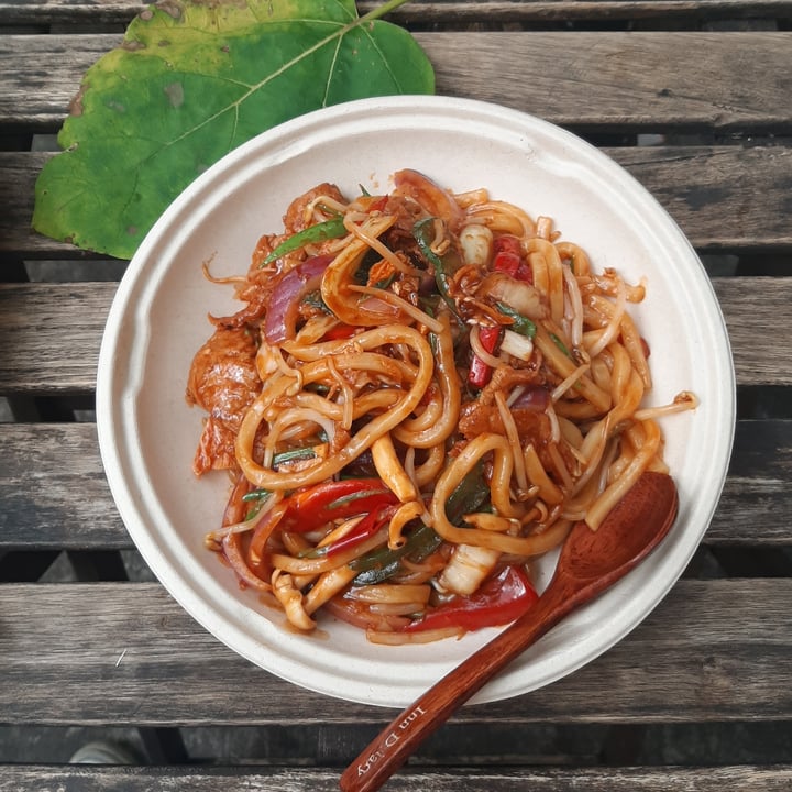 photo of Luanne's Wild Ginger Kimchee Yaki Udon shared by @bananasmoothie on  10 Oct 2020 - review