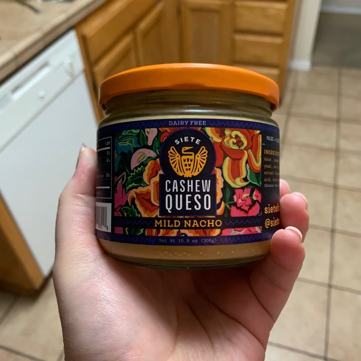 photo of Siete Family Foods Mild Nacho Cashew Queso shared by @witchyvegan on  05 Jan 2020 - review