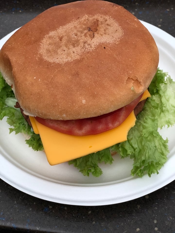 photo of Dominó Fuente De Soda Beyond Burger shared by @constagalv on  18 Dec 2019 - review