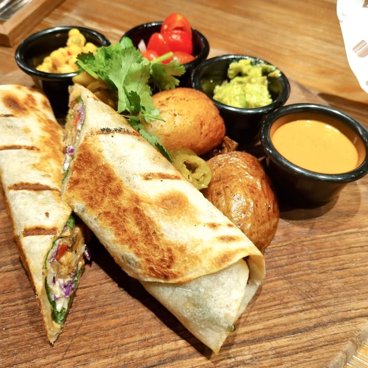 photo of Genius Central Singapore Mexican Vegan Fajitas Wrap shared by @jusling on  02 Mar 2022 - review