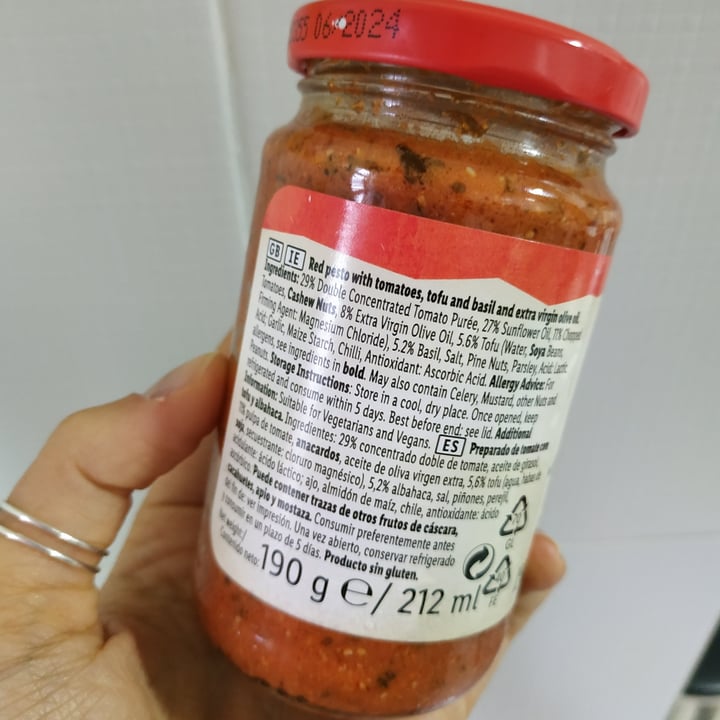 review photo of Vemondo Vegan pesto rosso shared by @irenedlh on 01 Oct 2021 - review