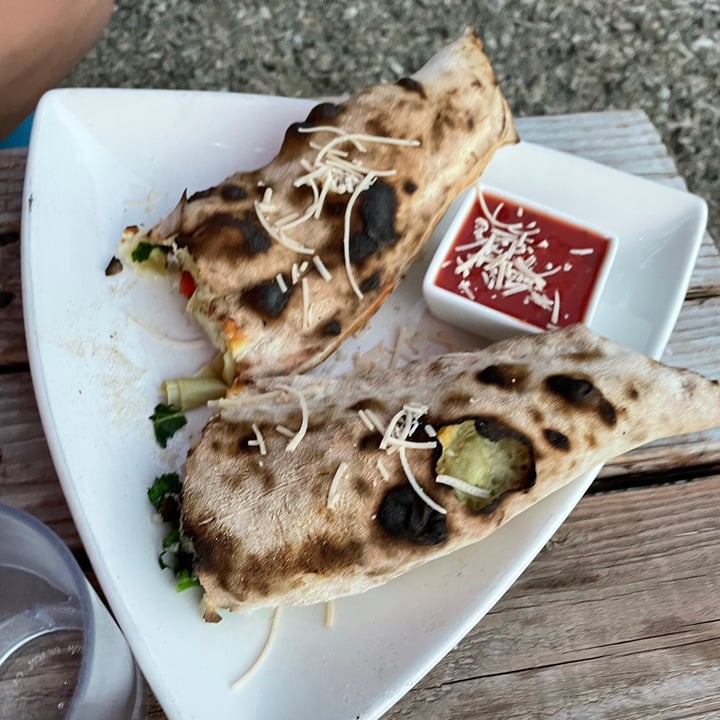 photo of AL FORNO FERRUZZA PIZZA RHODODENDRON Vegan Calzone shared by @visanqui on  25 Sep 2021 - review