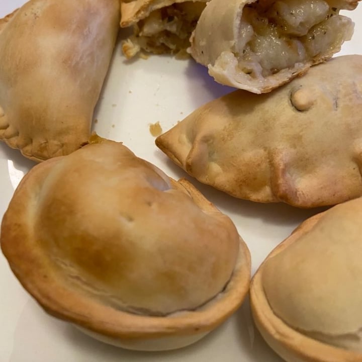 photo of Revolución vegana Empanadas shared by @tarekh on  28 Aug 2021 - review