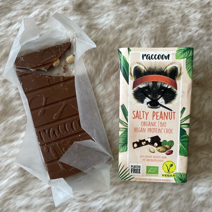 review photo of raccoon Salty Peanut shared by @minmarmag on 22 Jun 2022 - review
