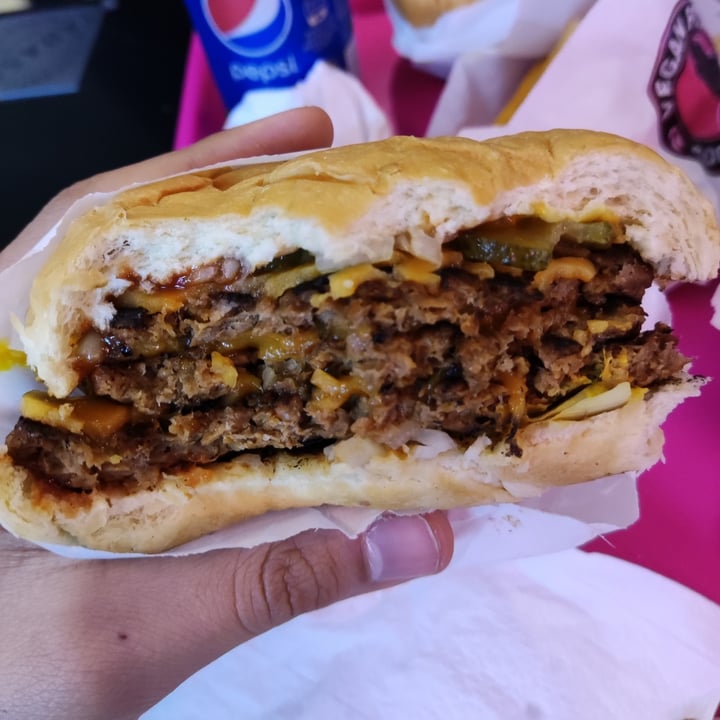 photo of VEGAN FOX Fox Royale Triple shared by @naguozz on  12 Aug 2022 - review