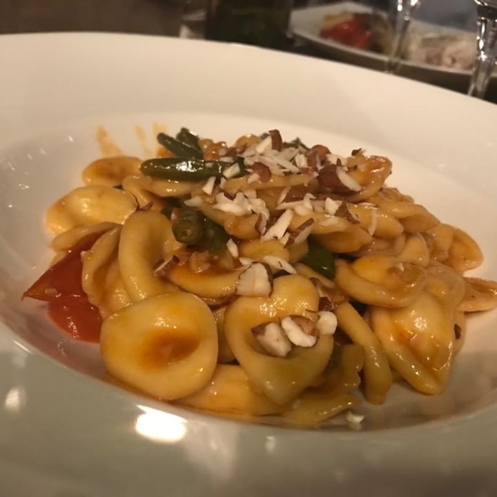 photo of Ristorante La Lucciola Orecchiette Con Fagiolini, Pomodoro Confit E Mandorle (Molto Aglio) shared by @losco on  31 Jul 2021 - review