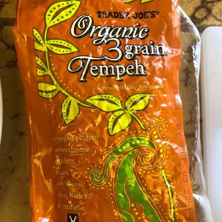 photo of Trader Joe's Organic 3 Grain Tempeh shared by @roryahern on  04 Aug 2021 - review