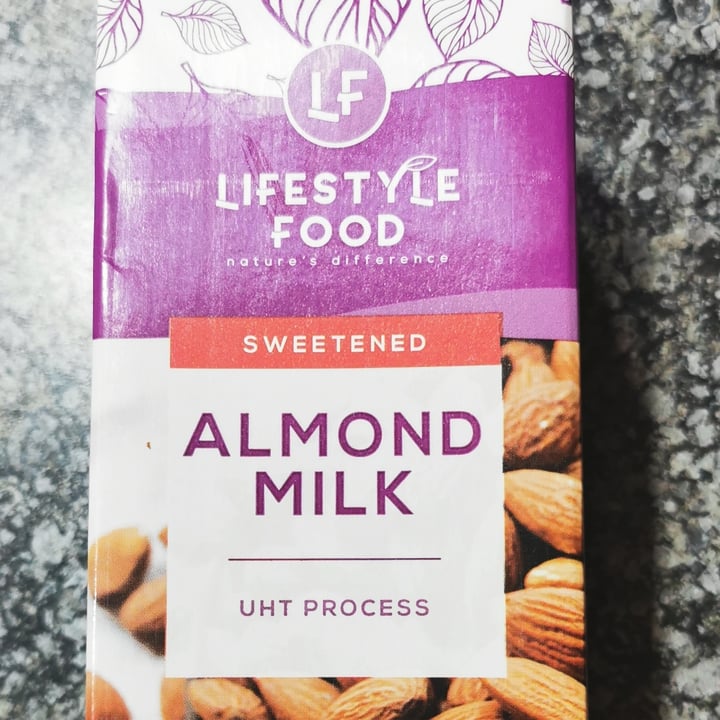 photo of Lifestyle Food Sweetened Almond Milk shared by @blizz01 on  04 Oct 2021 - review